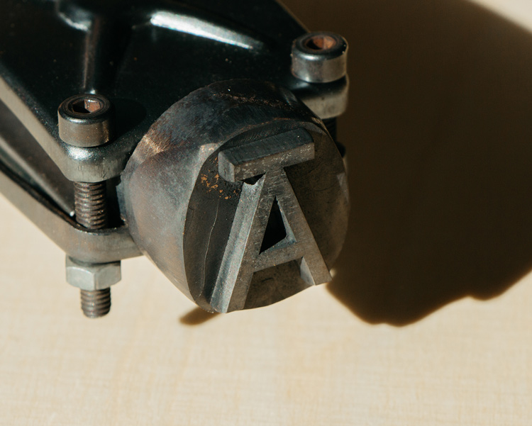 瑞典Tra木材加工公司logo設計案例