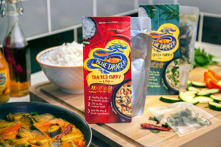 東亞食品品牌藍龍(Blue Dragon)視覺識別和包裝設(shè)計